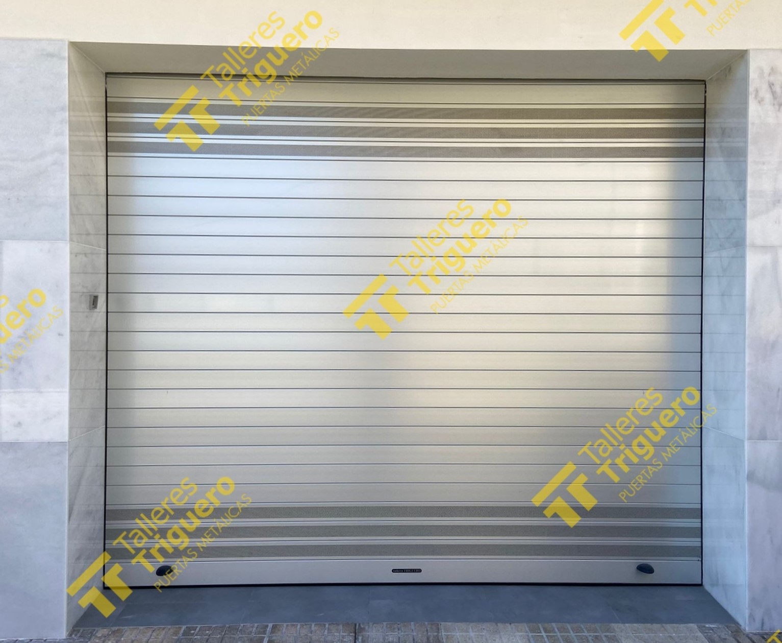 PUERTA ENROLLABLE ALUMINIO PUERTA ENROLLABLE ALUMINIO